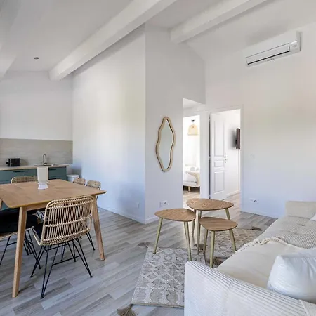 Beautiful Flat In The Centre Of Tropez - Parkingpool - 2br6p Апартаменты