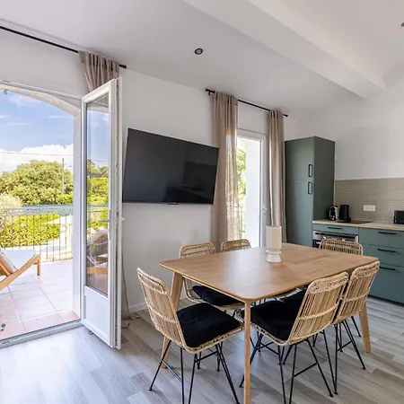 Апартаменти Beautiful Flat In The Centre Of Tropez - Parkingpool - 2br6p *
